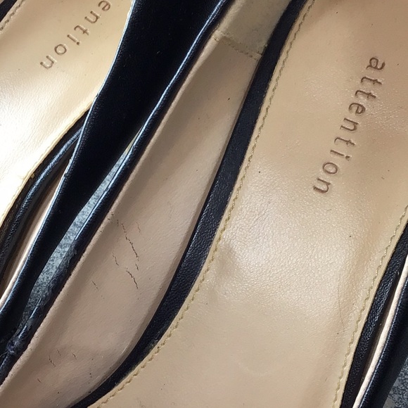 🦚 ATTENTION ‘Tyanna’ Black Faux Leather Point Toe Stacked Heel Pumps - Picture 7 of 10